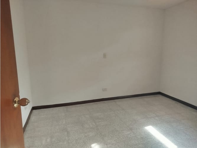 Apartamento de 3 alcobas en venta en Florida Nueva, Medellín, 137 m² · foto 15 de 22
