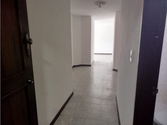Apartamento de 3 alcobas en venta en Florida Nueva, Medellín, 137 m² · foto 18 de 22