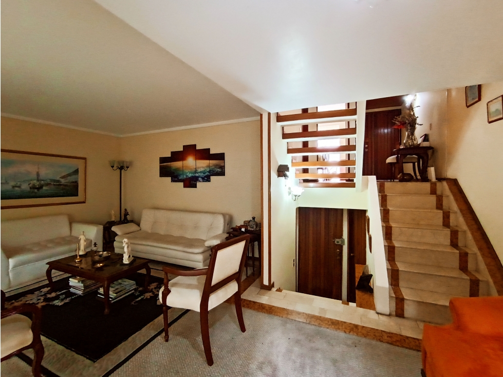 Casa en venta en Country Club, Bogotá · foto 8 de 24