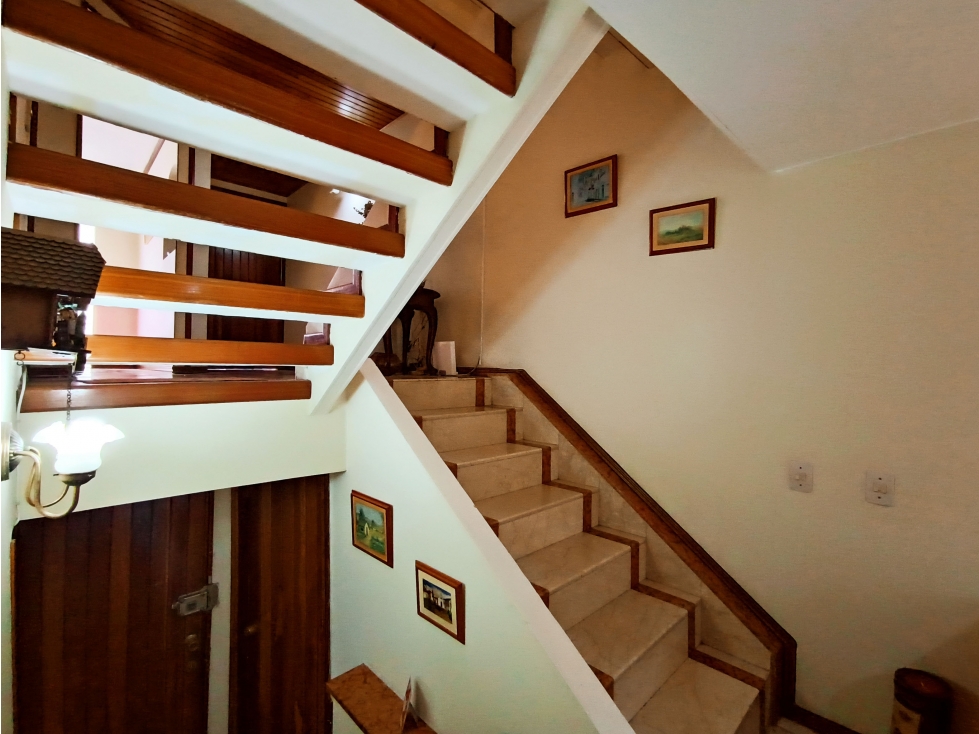 Casa en venta en Country Club, Bogotá · foto 11 de 24