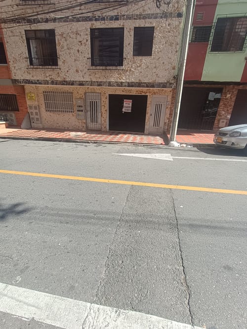 Local en arriendo en San Jose Obrero, Bello, 36 m² · foto 2 de 12