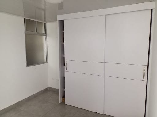 Oficina en arriendo en El Carmelo, Itagüí, 95 m² · foto 3 de 9