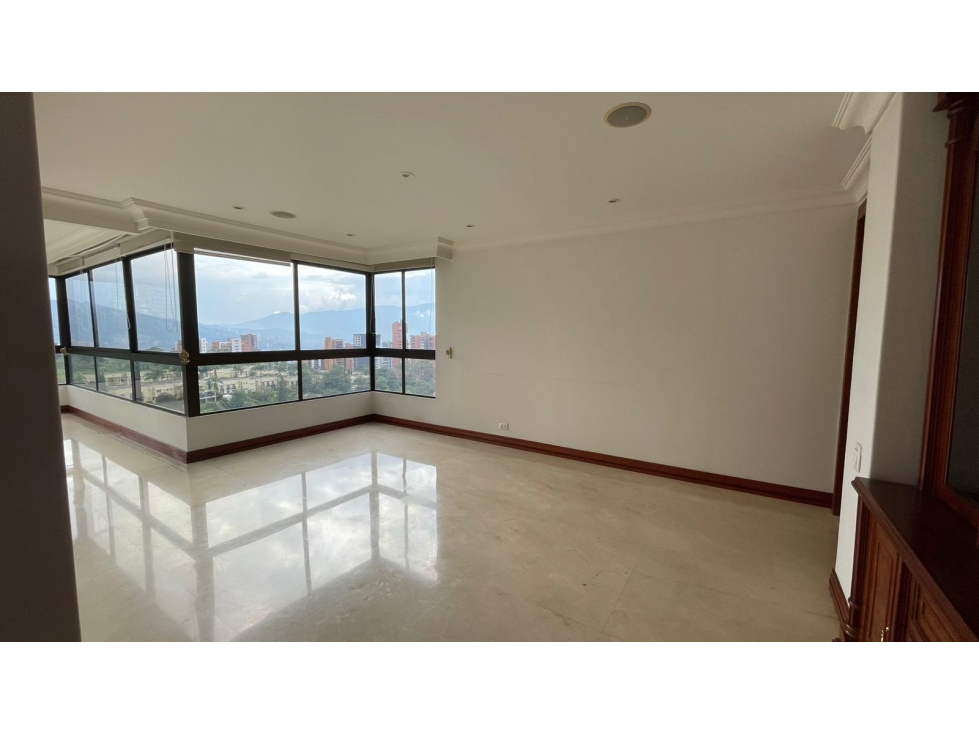Apartamento en venta en El Tesoro, Medellín · foto 2 de 13