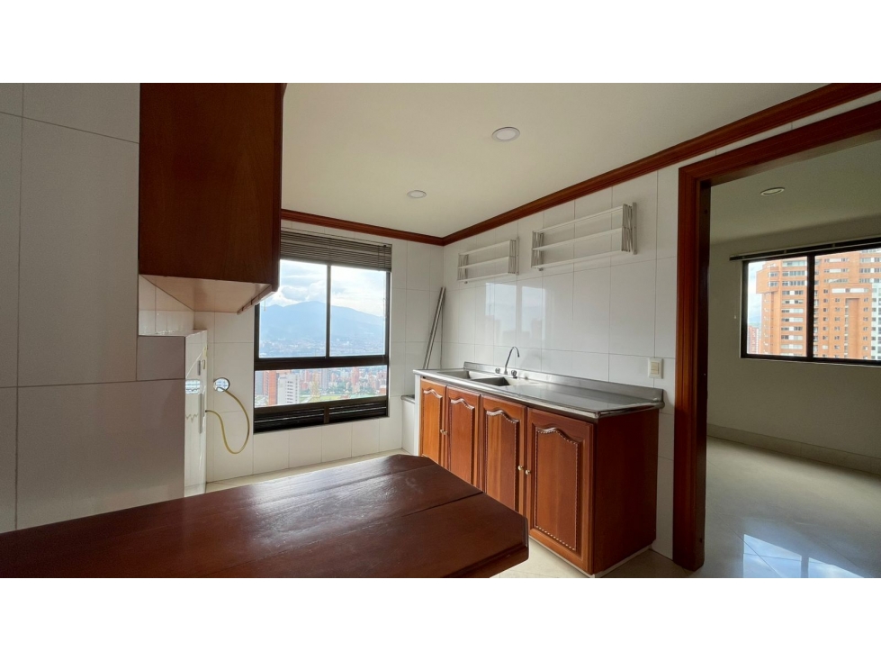 Apartamento en venta en El Tesoro, Medellín · foto 7 de 13
