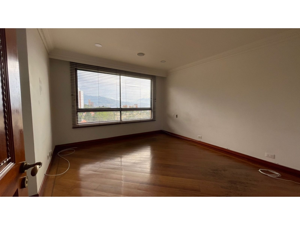 Apartamento en venta en El Tesoro, Medellín · foto 8 de 13