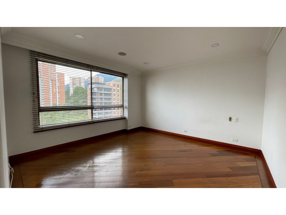Apartamento en venta en El Tesoro, Medellín · foto 11 de 13