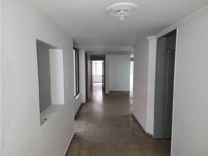 Casa de 5 alcobas en venta en Estadio, Medellín, 147 m² · foto 3 de 24