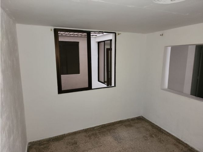 Casa de 5 alcobas en venta en Estadio, Medellín, 147 m² · foto 4 de 24