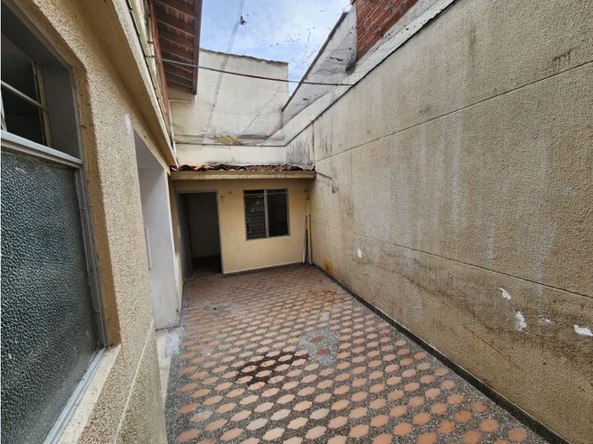 Casa de 5 alcobas en venta en Estadio, Medellín, 147 m² · foto 9 de 24