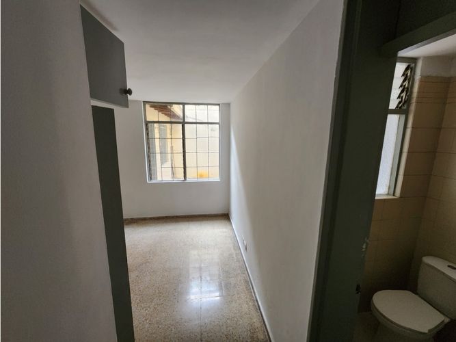Casa de 5 alcobas en venta en Estadio, Medellín, 147 m² · foto 11 de 24