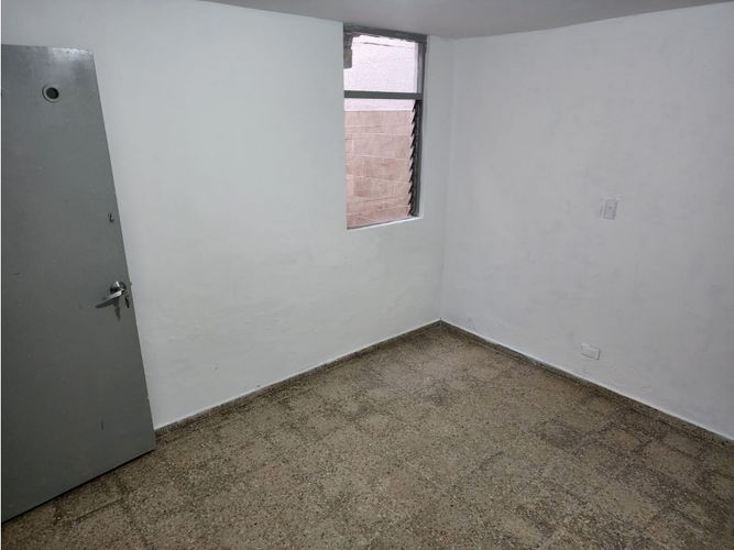 Casa de 5 alcobas en venta en Estadio, Medellín, 147 m² · foto 24 de 24