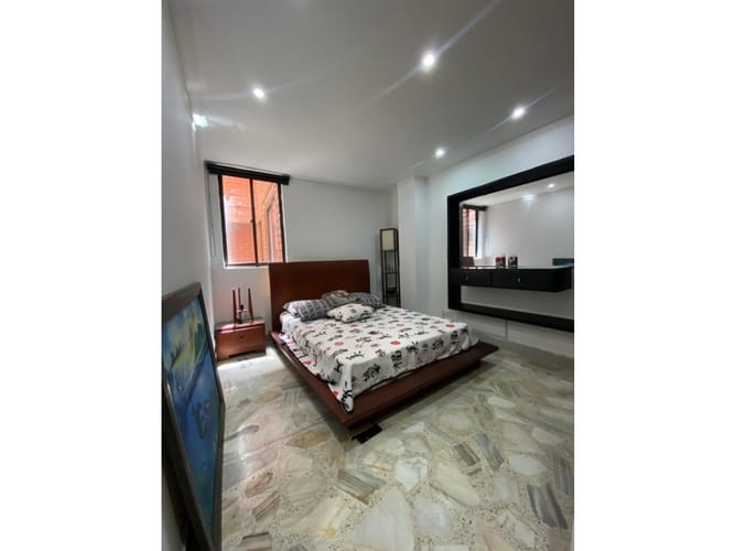 Apartamento de 3 alcobas en venta en Laureles, Medellín, 127 m² · foto 12 de 24