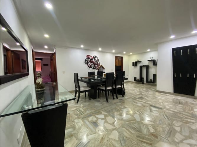 Apartamento de 3 alcobas en venta en Laureles, Medellín, 127 m² · foto 13 de 24