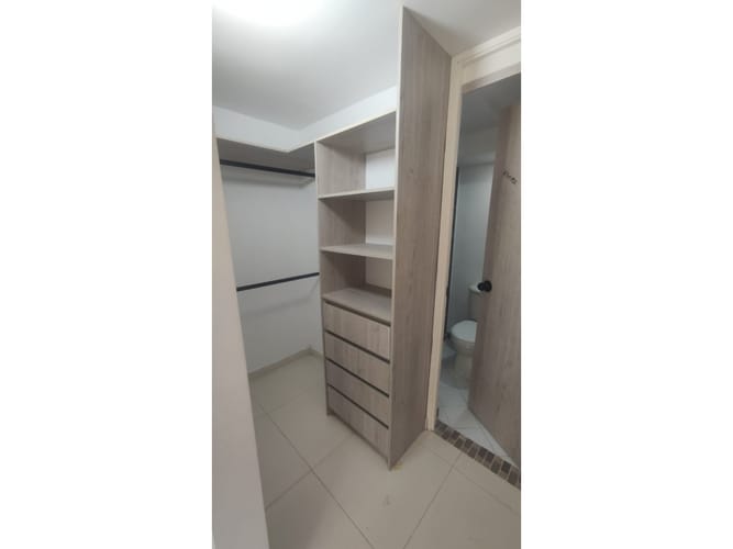 Apartamento de 3 alcobas en venta en Porvenir, Bello, 68 m² · foto 8 de 10