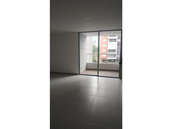 Apartamento de 3 alcobas en venta en Claraval, Envigado, 114 m² · foto 2 de 8