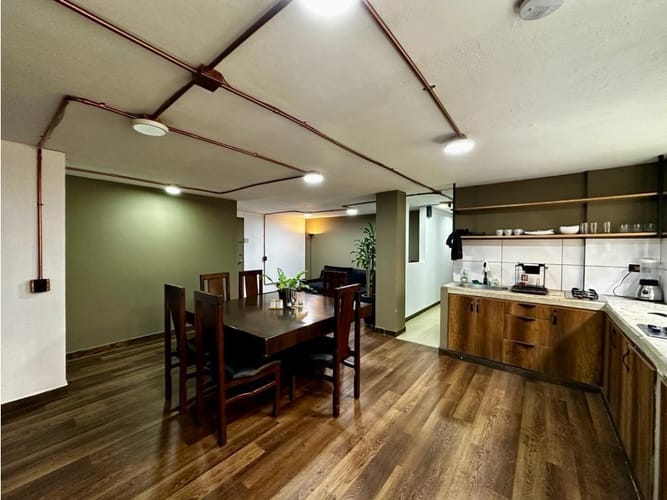 Apartamento de 8 alcobas en venta en La Aguacatala, Medellín, 250 m² · foto 3 de 24