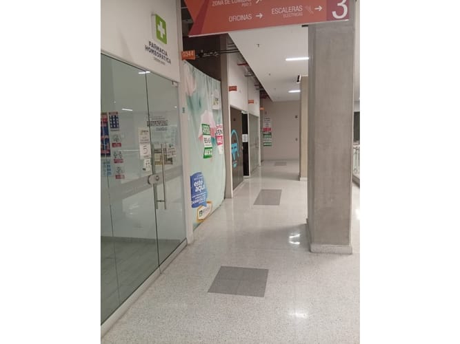 Local en venta en Boston, Medellín, 24 m² · foto 2 de 5