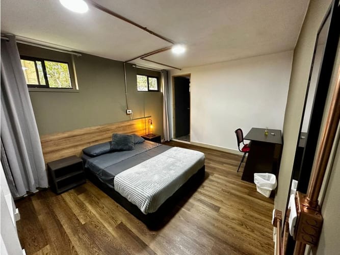 Apartamento de 8 alcobas en venta en La Aguacatala, Medellín, 250 m² · foto 5 de 24