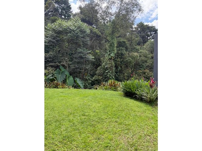 Casa de 4 alcobas en venta en La Calera, Medellín, 460 m² · foto 2 de 23