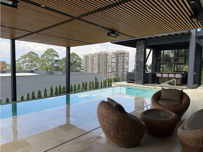 Casa de 4 alcobas en venta en La Calera, Medellín, 460 m² · foto 4 de 23