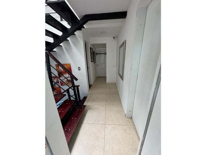 Casa de 4 alcobas en venta en Ditaires, Medellín, 215 m² · foto 2 de 24