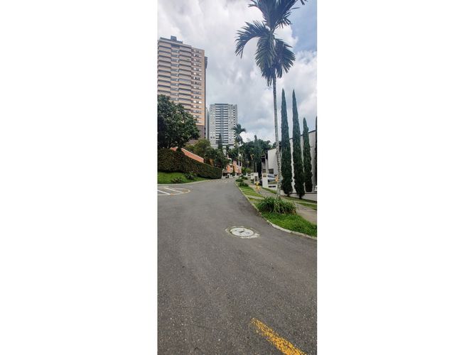 Casa de 3 alcobas en venta en Cumbres, Envigado, 209 m² · foto 4 de 24