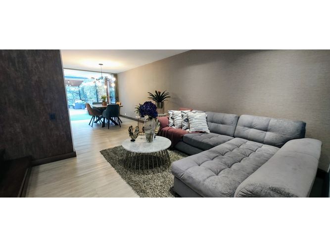Casa de 3 alcobas en venta en Cumbres, Envigado, 209 m² · foto 6 de 24