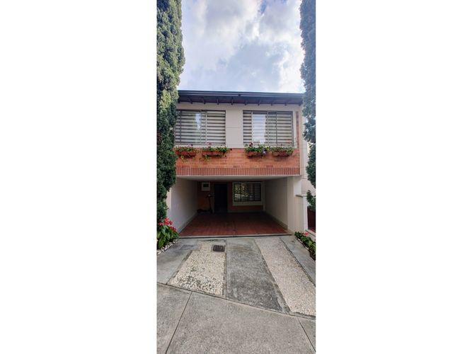 Casa de 3 alcobas en venta en Cumbres, Envigado, 209 m² · foto 7 de 24