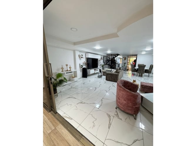 Casa de 4 alcobas en venta en Ditaires, Medellín, 215 m² · foto 20 de 24