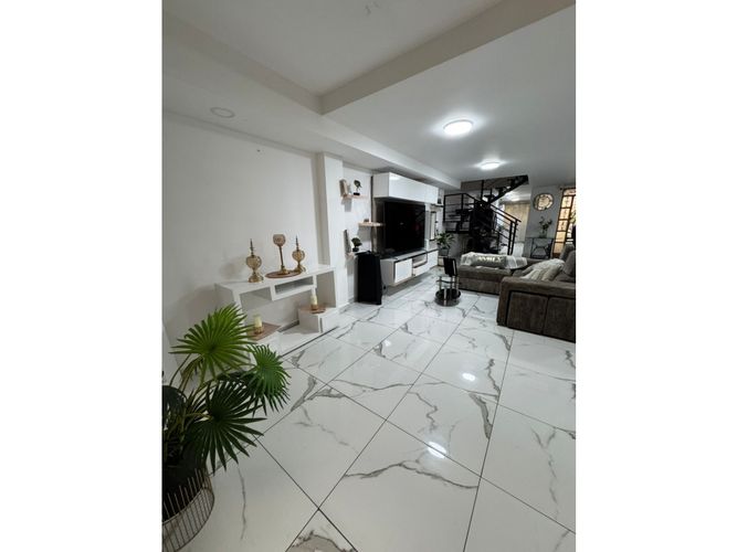 Casa de 4 alcobas en venta en Ditaires, Medellín, 215 m² · foto 24 de 24