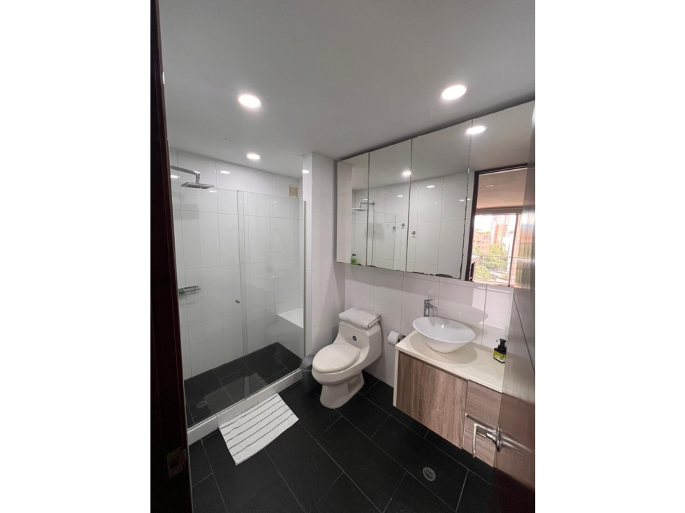 Apartaestudio en venta en Castropol, Medellín, 72 m² · foto 11 de 15