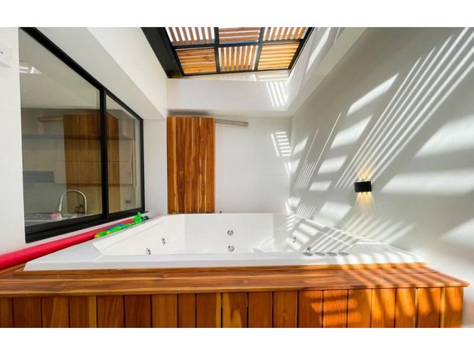 Casa de 3 alcobas en venta en Gualanday, Rionegro, 168 m² · foto 2 de 14