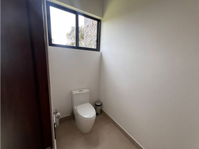 Casa de 4 alcobas en venta en Guamito, La Ceja, 380 m² · foto 17 de 24