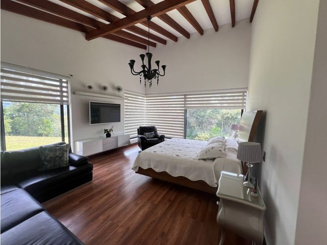 Casa de 4 alcobas en venta en Guamito, La Ceja, 380 m² · foto 22 de 24