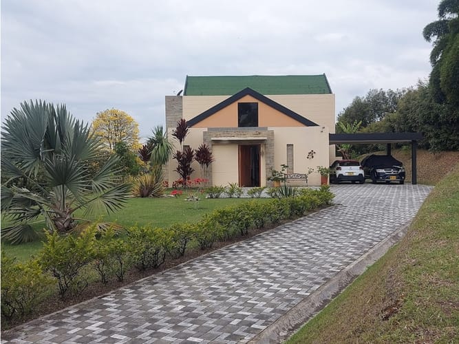 Casa de 3 alcobas en venta en Quirama, El Carmen de Viboral, 490 m² · foto 2 de 14