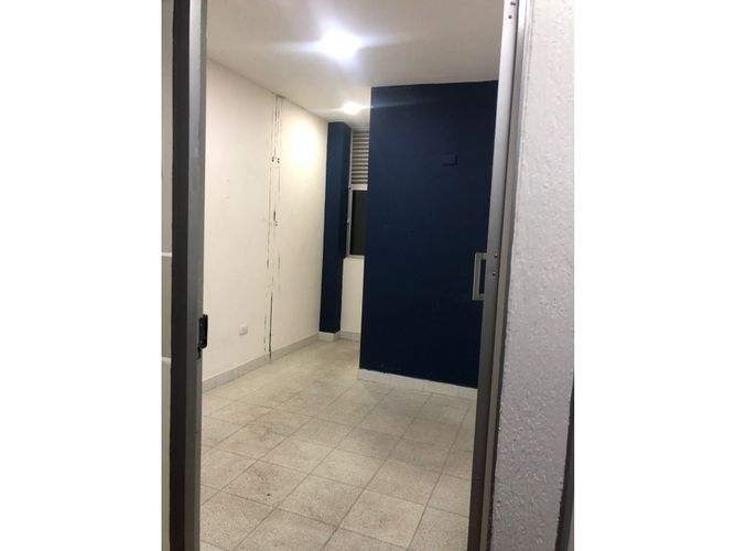 Local en venta en Perpetuo Socorro, Medellín, 12 m² · foto 5 de 13