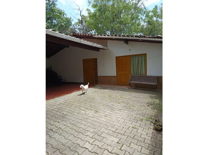 Casa de 6 alcobas en venta en Urbanizacion Gualcala, Medellín, 400 m² · foto 8 de 9