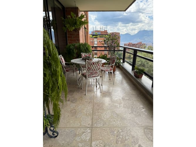 Apartamento de 3 alcobas en venta en Provenza, Medellín, 219 m² · foto 4 de 20