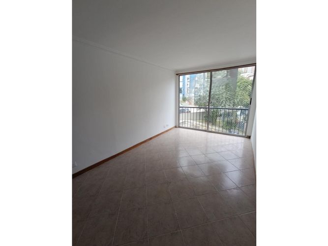 Apartamento en venta en Loma Del Indio, Medellín · foto 2 de 18