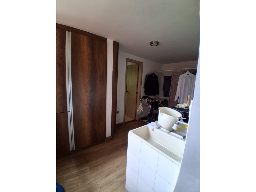 Apartamento en venta en Castropol, Medellín · foto 3 de 24