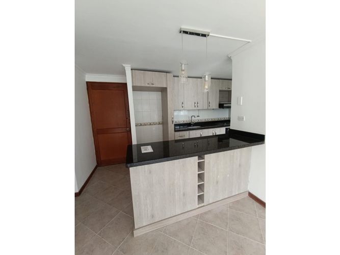 Apartamento en venta en Loma Del Indio, Medellín · foto 6 de 18