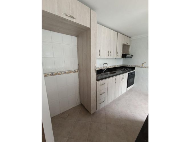 Apartamento en venta en Loma Del Indio, Medellín · foto 7 de 18