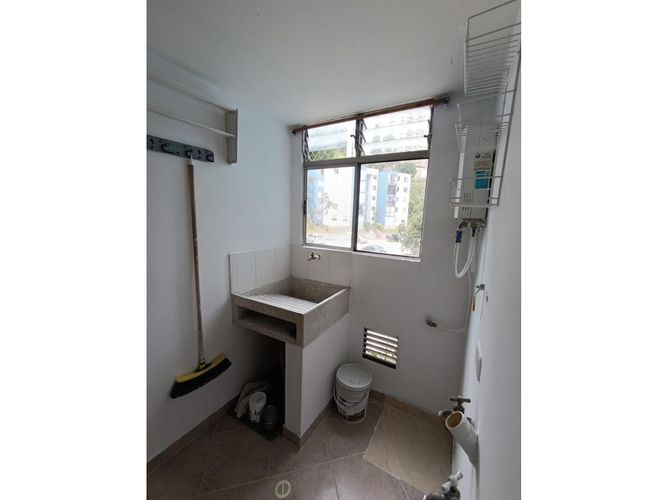 Apartamento en venta en Loma Del Indio, Medellín · foto 8 de 18