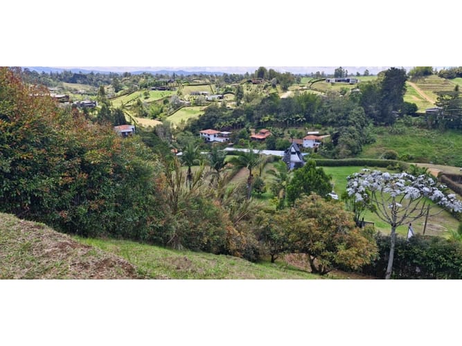 Lote en venta en Quirama, El Carmen de Viboral, 2527 m² · foto 12 de 14