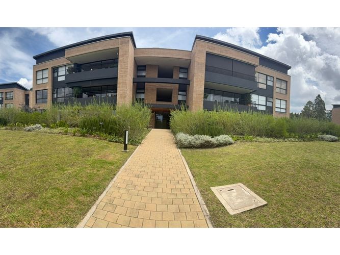 Apartamento de 3 alcobas en venta en Santa Lucia, Medellín, 166 m² · foto 5 de 20