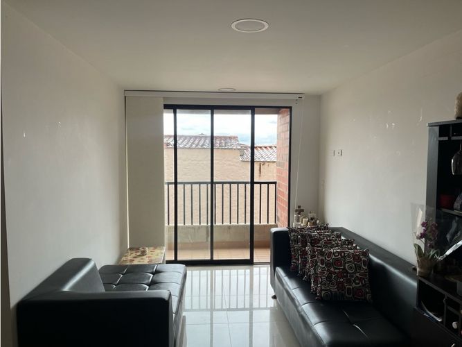 Apartamento de 2 alcobas en venta en Camargo, El Carmen de Viboral, 58 m² · foto 3 de 10