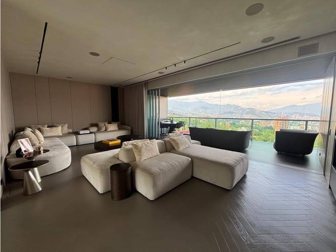 Apartamento de 3 alcobas en venta en Medellín, 283 m² · foto 1 de 22