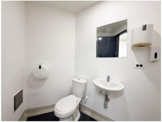 Oficina en venta en La Candelaria, Medellín, 376 m² · foto 4 de 24