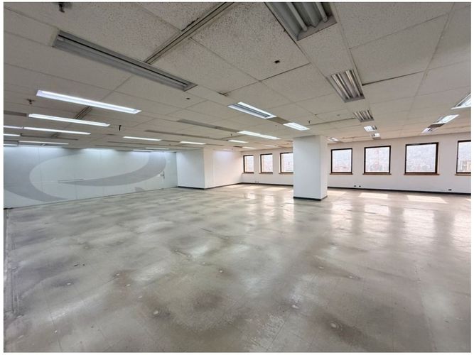 Oficina en venta en La Candelaria, Medellín, 376 m² · foto 10 de 24