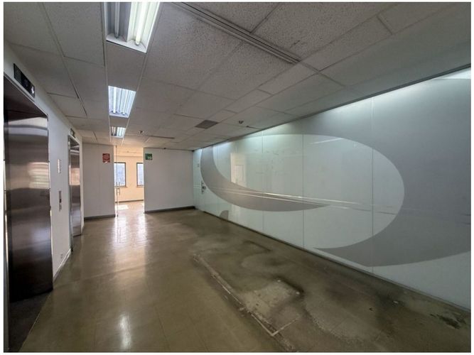 Oficina en venta en La Candelaria, Medellín, 376 m² · foto 16 de 24
